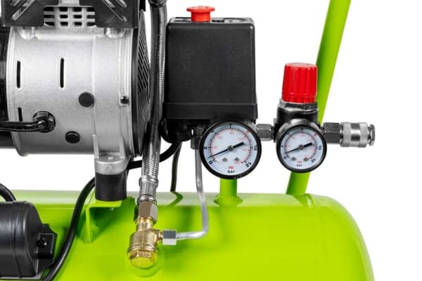Zipper ZI-COM24SI, 126 l/min, 8 stang, 750 W, 21 kg