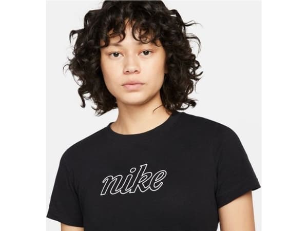 Nike Sportswear T-paita DR8977 010