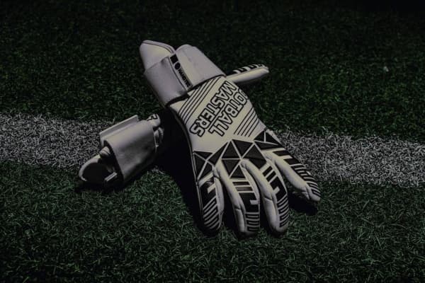 Football Masters RĘKAWICE BRAMKARSKIE FOOTBALL MASTERS FENIX PRO WHITE 9