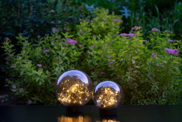 EGLO SOLCELL røykfarget ball - Svart