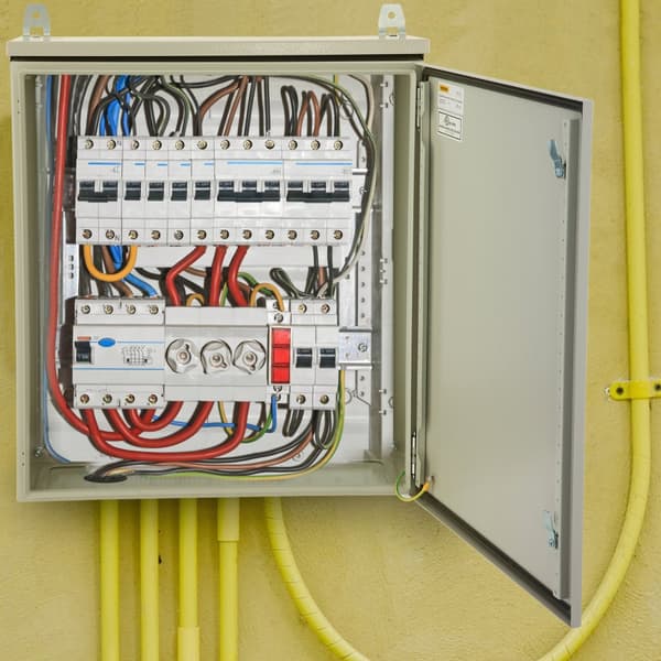 Elektrisk kapsling, 24'' x 24'' x 12'', UL-certifierad NEMA 4, IP65 vattentät och dammtät, kallvalsat kolstål.