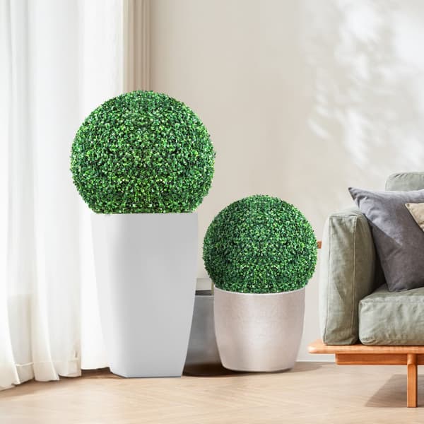 Keinotekoiset 20” puksipuut (2 kpl) pallomaiset topiaarit, täydellisiä sisustukseen, puutarhaan ja juhliin.