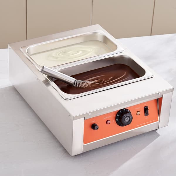 Suklaan temperointikone, sulatusastia 17,6 lbs, 2 tankkia. Tehokas suklaatyöstöön!