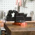 Miniatyrbillede 8 af 9: 6" bænkskruestik m/ ambolt, 360° drejelig, låsebase i stærkt duktilt jern. Ideel til værkstedet!