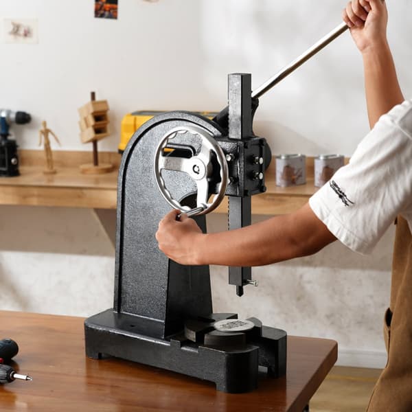 arborpress, 3 ton spärrtyp, manuell skrivbordsstanspress, 12,2" maxhöjd, för stämpling och bockning.