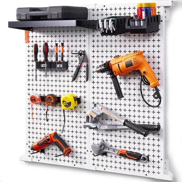 Pegboard vægorganisator 81x81 cm, 150 kg belastning, metalopbevaring til garage med 25 stk værktøj i krog og kurve.