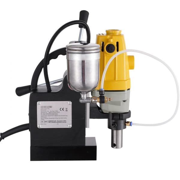 1100W magnetisk borepresse med 2700LBS magnetkraft og 6 HSS ringformede skærebits til præcise boreopgaver.