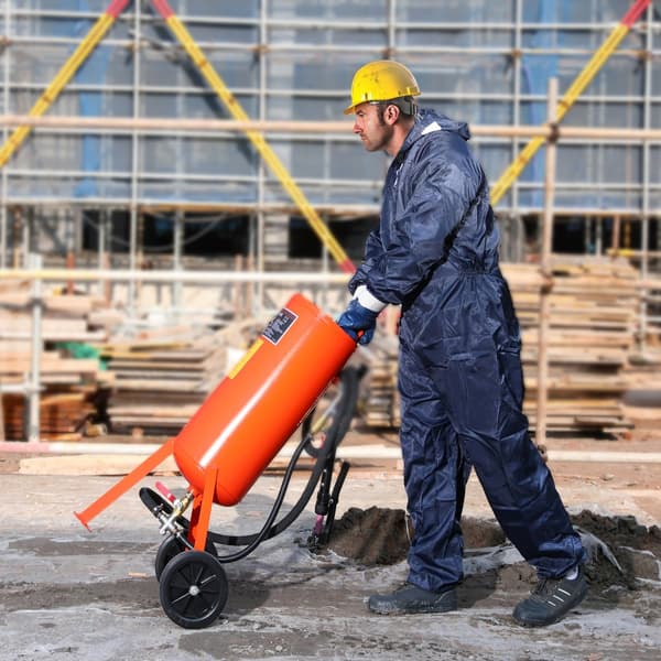 10 Gallon Tungt Sandblæser 60-110 PSI med 2 Dysser og 7,5 fod Slange - Effektivt værktøj til reparation og rengøring.