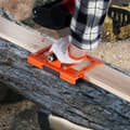 Miniatyrbillede 8 af 9: Motorsavværk: Lodret støbejernssnitguide til træ, model 2. Effektiv løsning til præcise snit i hårde materialer.