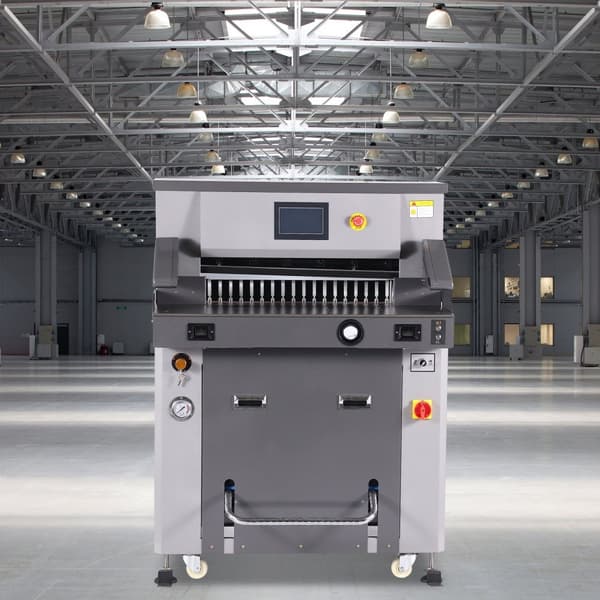 Elektrisk hydraulisk papirskærer med 26" skærebredde, optimale 3,14" tykkelse og 7" skærm. Effektiv og præcis!