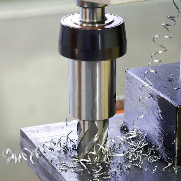 Ringformigt skärset, 6 st Weldon Shank Mag-borr, 1" skärdjup, 1/2"-1-1/16" skärdiameter, M2AL HSS, med pilotstift och fodral.