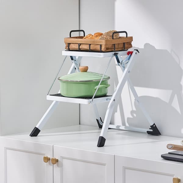 Trappstege 2-stegs 150 kg, ergonomisk hopfällbar i stål med anti-halkpedal, robust för hushåll, kök och kontor.