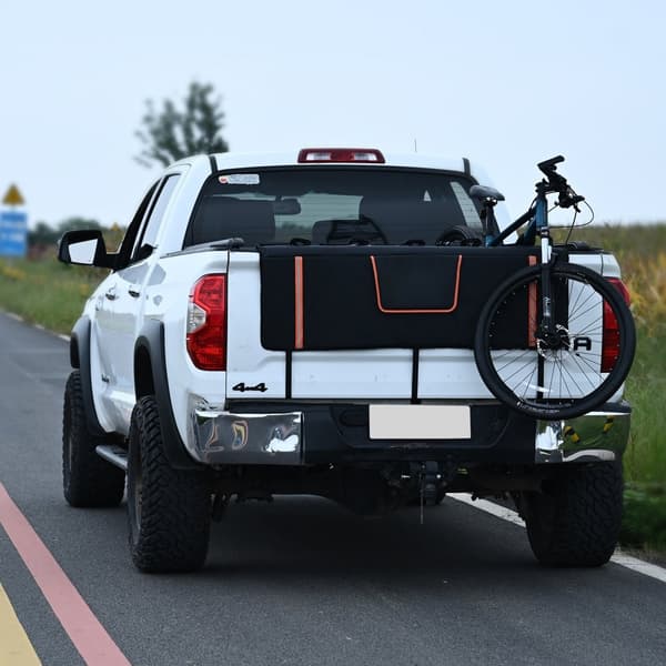 Cykelpude til 53" lastvognsbagklap, beskytter 5 mountainbikes, med reflekterende lister og værktøjslommer. Velegnet til pickups.