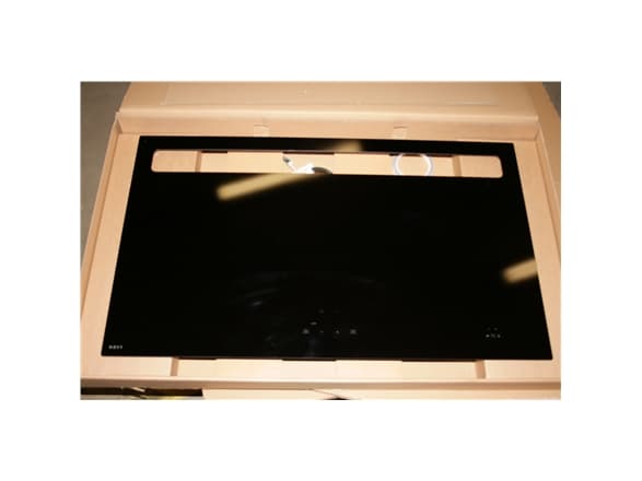 Novy | 1821 | Induction hob with built-in hood | 88 cm | Number of burners/cooking zones 4 | Yes | Black | Slider control with white LEDs. | USED, RE