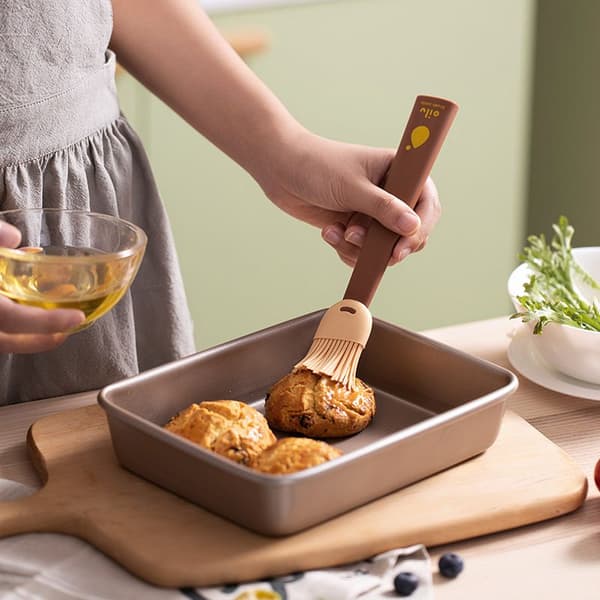 Silikone wienerbrød og kødbørste - brun