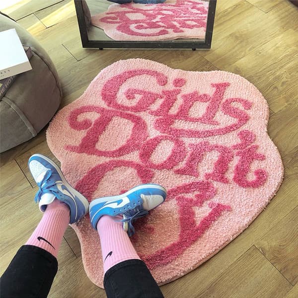 Pehmeä koristematto "Girl's don't cry" 80 x 80 cm - pinkki