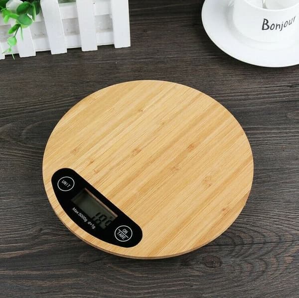 Elektronisk köksvåg i trä 5 kg bambu