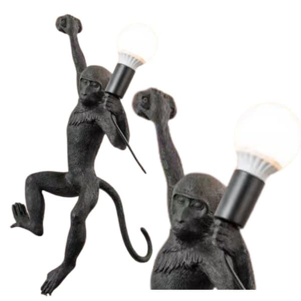Snygg vägglampa - apa (höger hand)