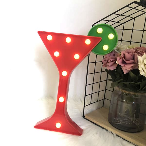 Dekorativ LED-lampe - et glas vin