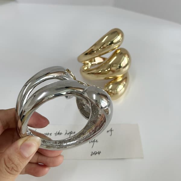 Spiral armband