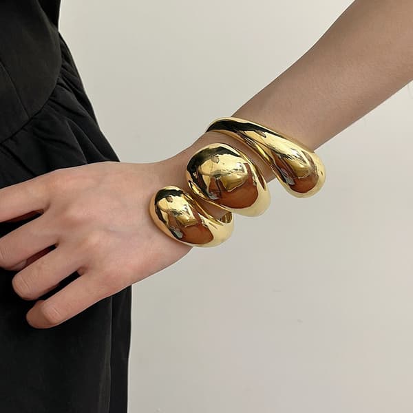 Spiral armband