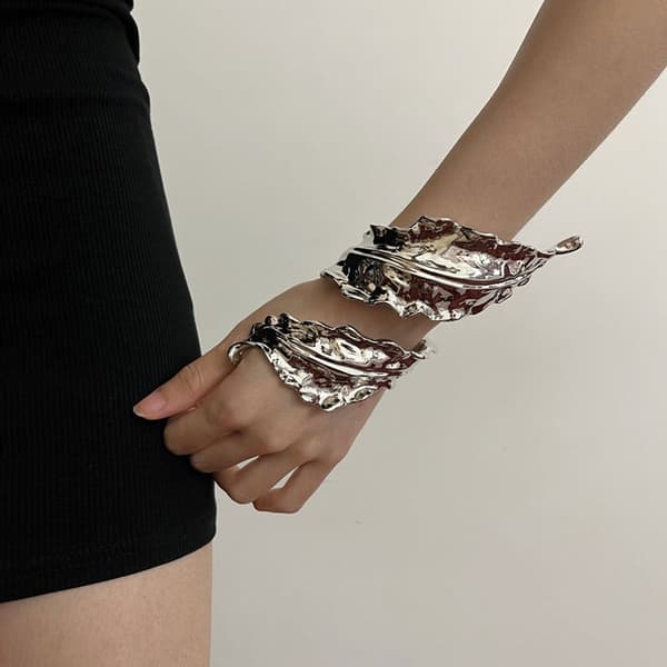 Retro gold leaf spiral armband