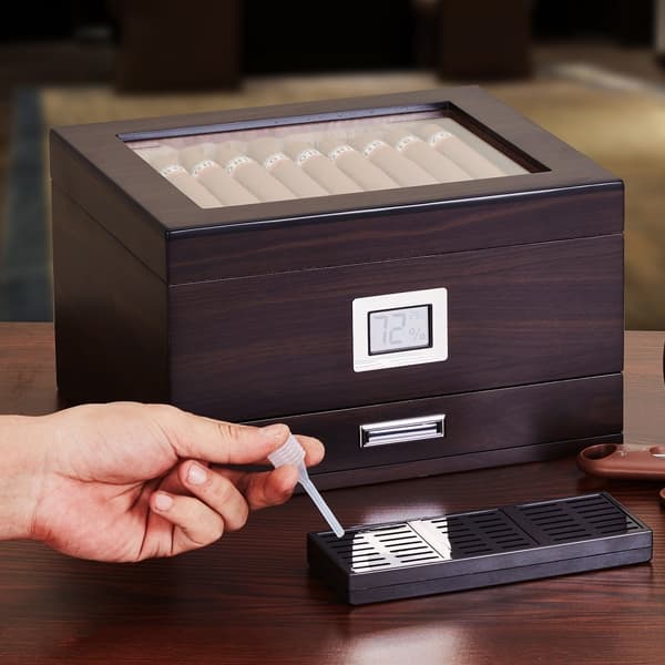 50 sikarin humidor, lasikansi, setri, ilmankostutin ja kosteusmittari, säilytyslaatikko