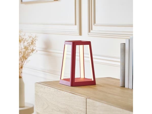 Lampa stołowa Lexon Lexon Lantern LED lamp with inductive charger dark red LH94DR