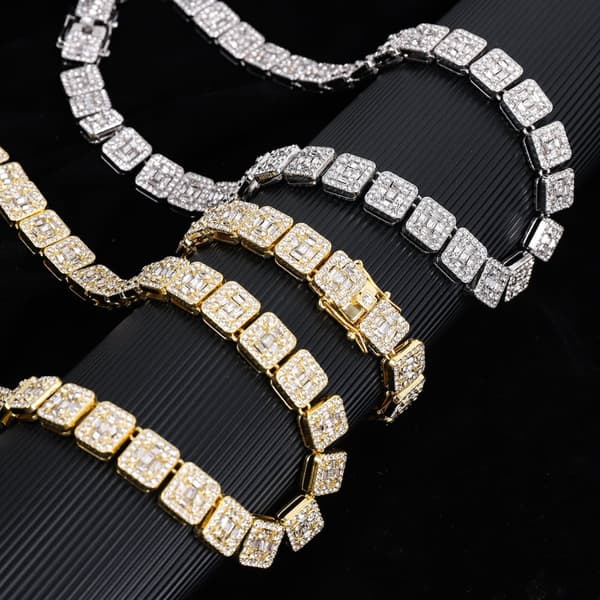 Halsband square rock