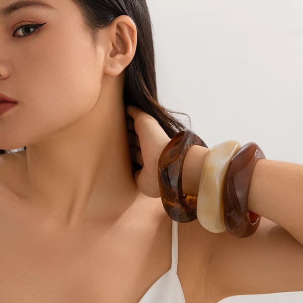 Irregular armband
