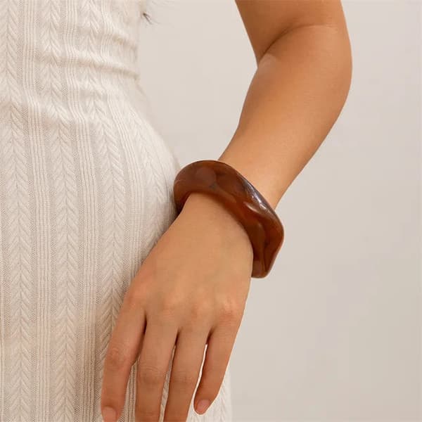Irregular armband