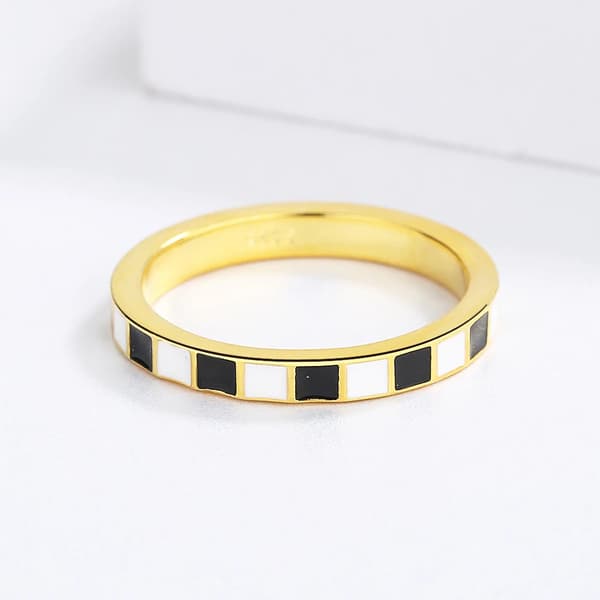 Ring checkerboard svart vit