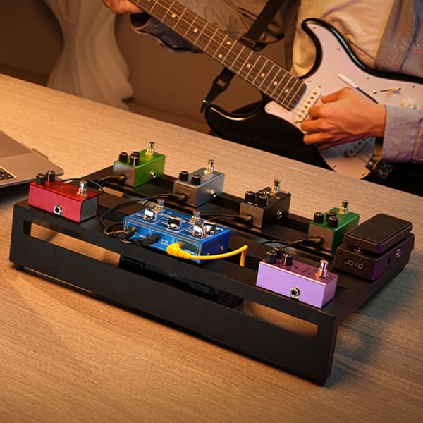 Guitar Pedal Board, 20'' x 11'', Aluminiumslegering, 2,2 lbs Superlet, Bæretaske, Velcro Fast Rem, Plads til 10-12 Pedaler