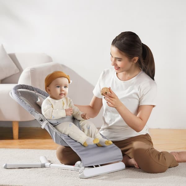 Folde Baby Bouncer, Sædestol til 0-9 måneder, med legetøjsstang, justerbar, komfortabel, letvægts, sikkerhedssele.