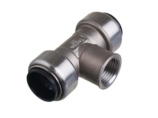 Tee 15-1/2''-15mm t/plug-in ruostumaton teräs