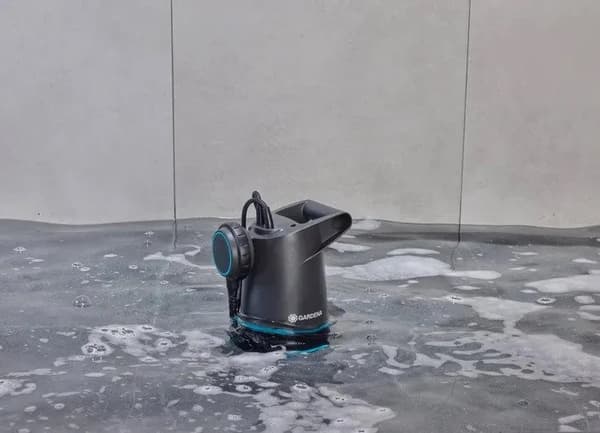 Gardena dränkbar pump 20000 BASIC för rent och smutsigt vatten