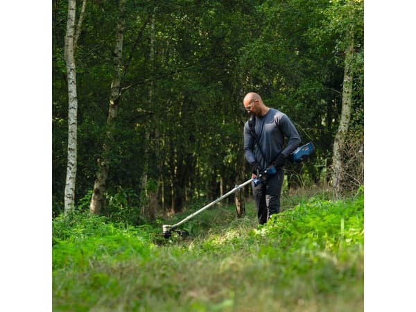 Bosch 0 600 8D0 200, 2-i-1 hekke- og trådkutter, 40 cm, Blad og nylontråd, D-sløyfet håndgrep, 5300 RPM, Sort, Blå