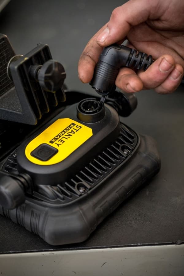 Stanley taskulamppu heijastin paristo 1000lm 9h, kaapeli 5m, IP67