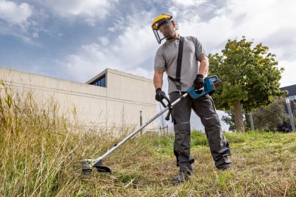 Bosch GFR 18V-23 PROFESSIONAL, Trådkutter, 33 cm, Blad, D-sløyfet håndgrep, 6400 RPM, Sort, Blå, Rød - SOLO