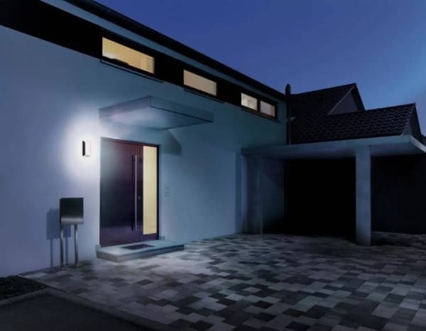Steinel AUSSENLEUCHTE L 30 S 068899 Ulkoseinävalaisin liiketunnistimella LED (RGB) E27 15 W Antrasiitinharmaa