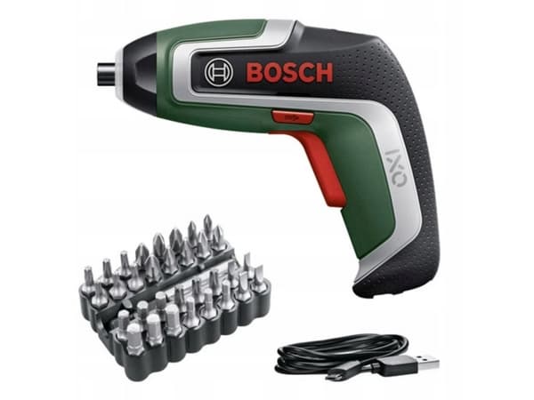 Bosch IXO 7 + 32-osainen bittisarja laatikko