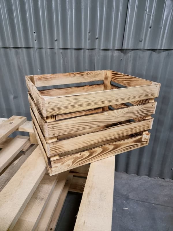 Trälåda 50x40x30 eldad TILLVERKARE