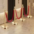 Miniatyrbillede 8 af 11: 8 Stk Guldstanchion Post, 6 Rød Fløjlsreb, Sandinjektion, Hul base, E-handelsmarked
