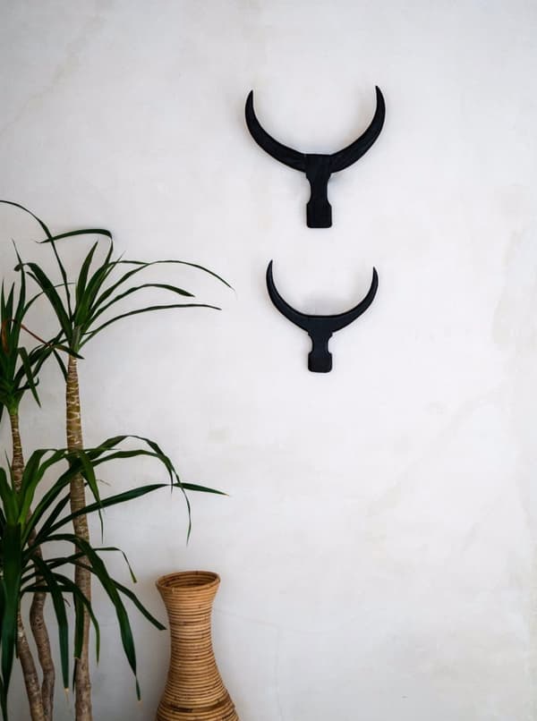BULL HORNS SEINÄKORISTUS L
