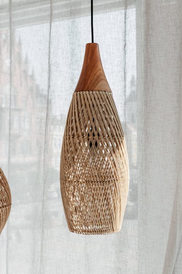 PUUINEN LAMPPU PIKKUNA LUONNOLLINEN