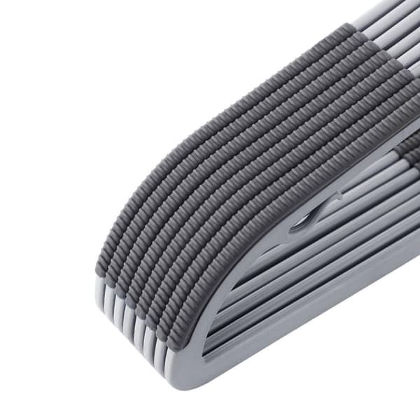 Klädhängare, 50 st, kraftiga plasthängare med halkfri design, platsbesparande klädhängare, 0,6 cm tjocka, 360° vridbar krok, 42 cm långa, ljusgrå och