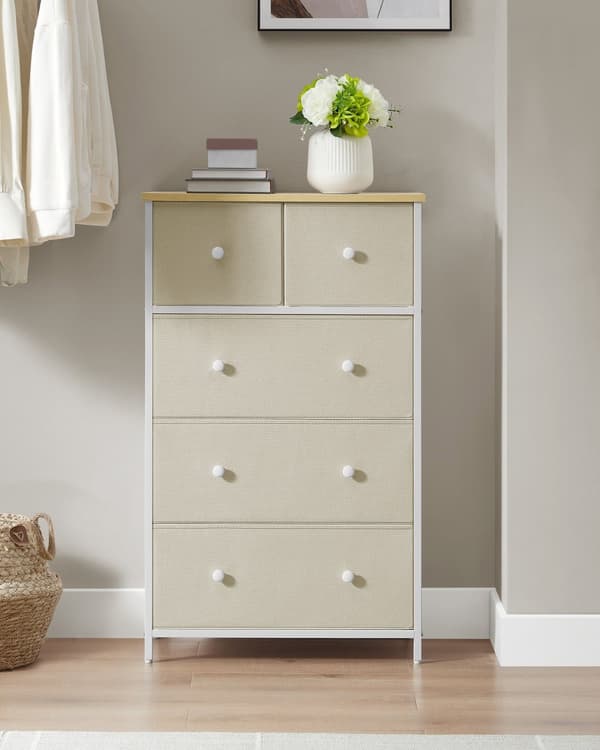 Kommode med 5 stofskuffer og metalramme camel gul-creme hvid