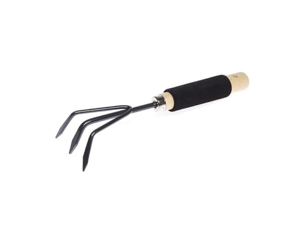 GARDEN CULTIVATOR 3 PRONG WITH A WOODEN