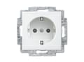 Pikkukuva 1 / 2: Busch-Jaeger 2CKA002013A5483, Type F, 2P+PE, White, Thermoplastic, IP20, 250 V