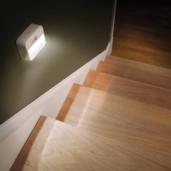 LED-trapplampa med rörelsesensor, temp. 4000K, 4 LED-lampor, räckvidd 3–4 m